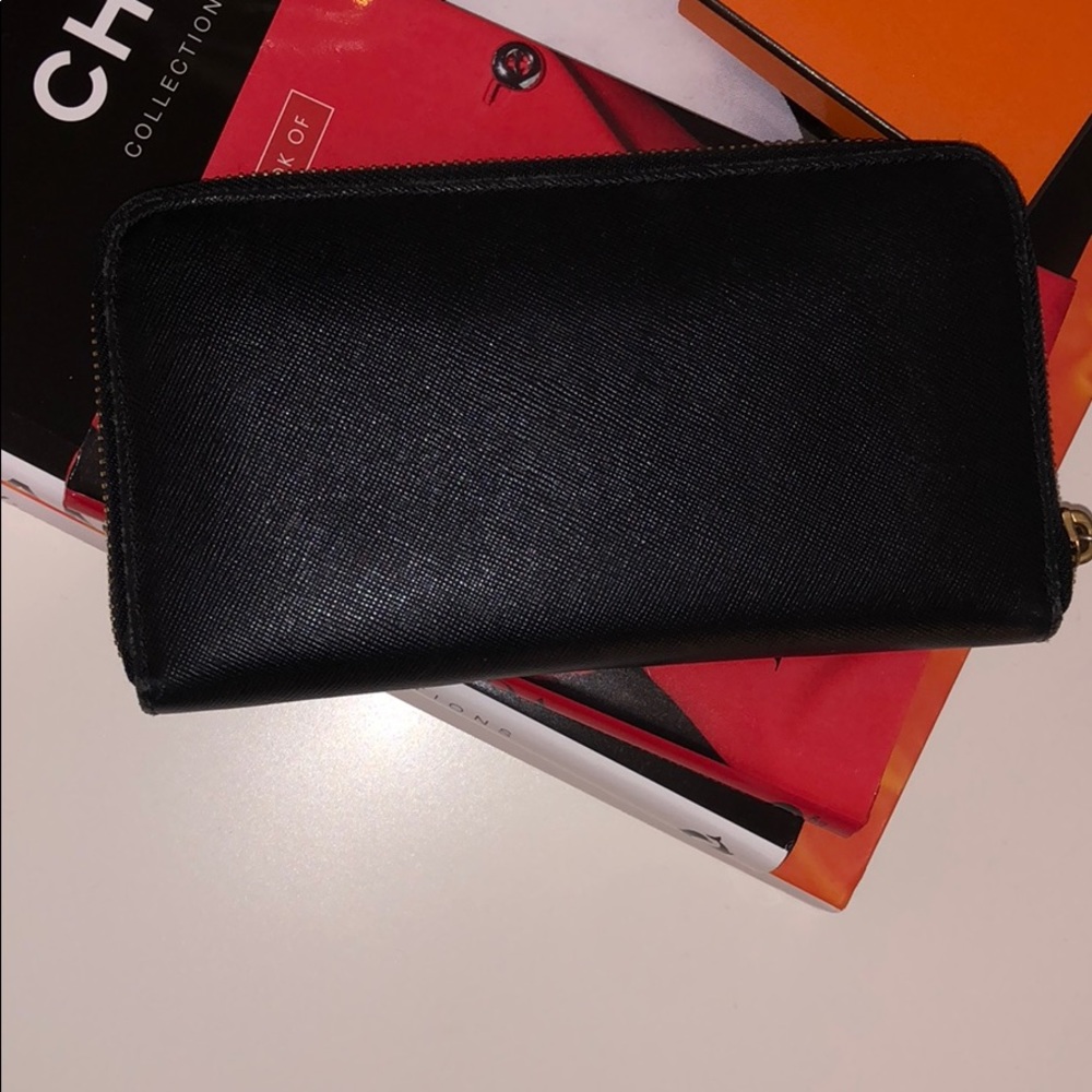 Tory Burch Wallet - Picture 2 of 7